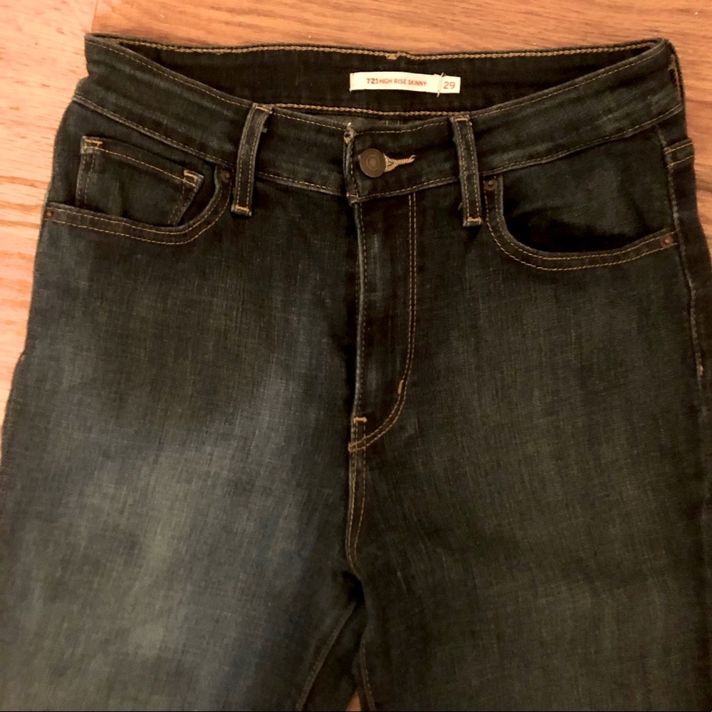 Levi’s 721! 👖 - Picture 2 of 4